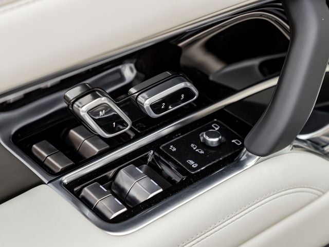 2026 Land Rover Range Rover SE LWB