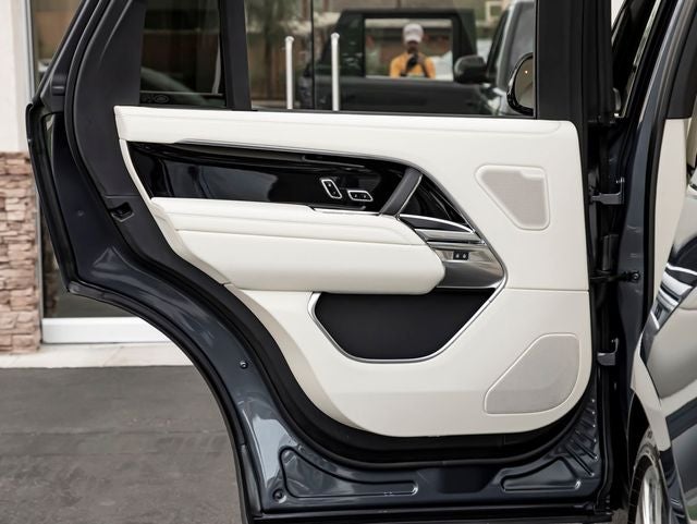 2026 Land Rover Range Rover SE LWB