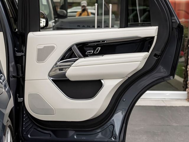 2026 Land Rover Range Rover SE LWB