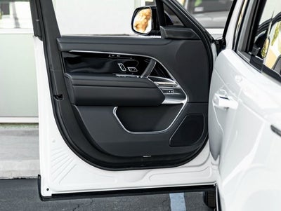 2025 Land Rover Range Rover SE LWB