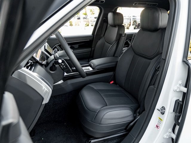 2025 Land Rover Range Rover SE LWB