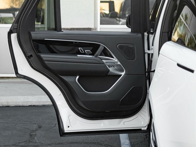 2025 Land Rover Range Rover SE LWB