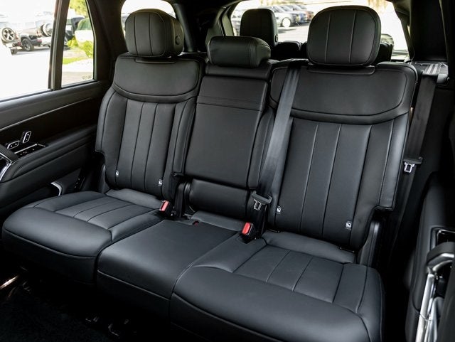 2025 Land Rover Range Rover SE LWB