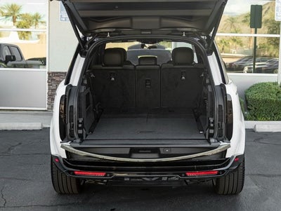 2025 Land Rover Range Rover SE LWB