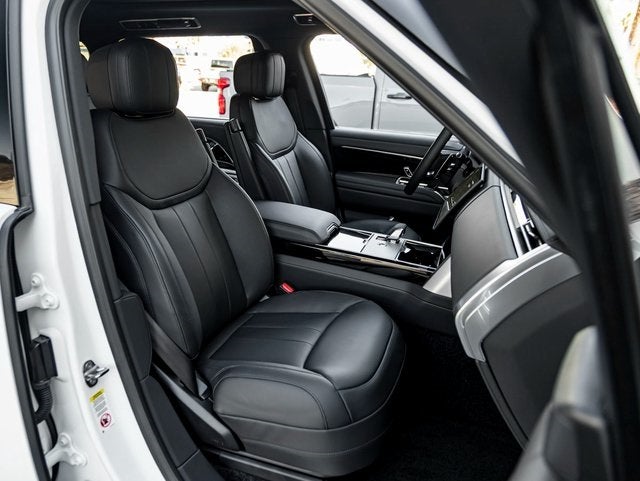 2025 Land Rover Range Rover SE LWB