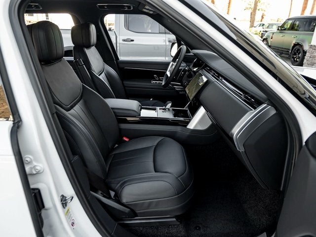 2025 Land Rover Range Rover SE LWB