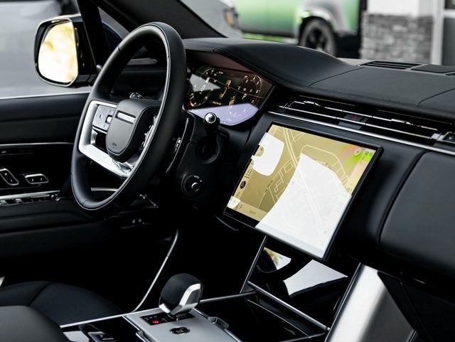 2025 Land Rover Range Rover SE LWB