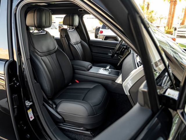 2026 Land Rover Range Rover SE LWB