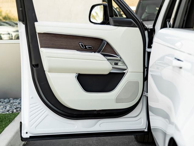 2026 Land Rover Range Rover SE LWB