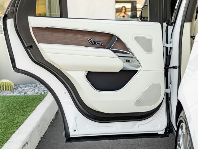 2026 Land Rover Range Rover SE LWB