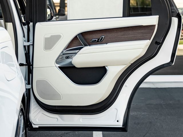 2026 Land Rover Range Rover SE LWB