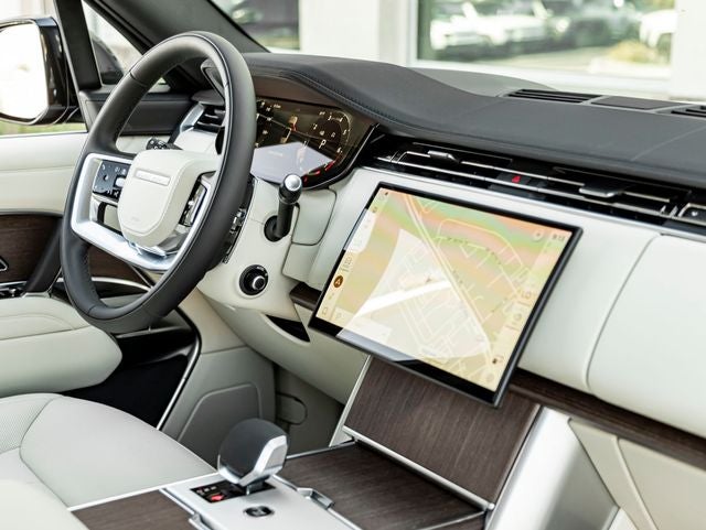 2026 Land Rover Range Rover SE LWB
