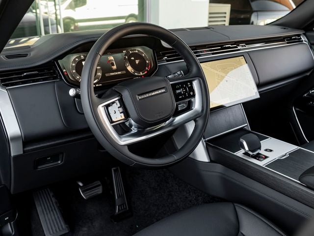 2026 Land Rover Range Rover SE LWB