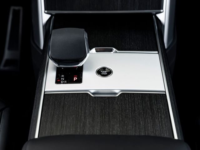 2026 Land Rover Range Rover SE LWB