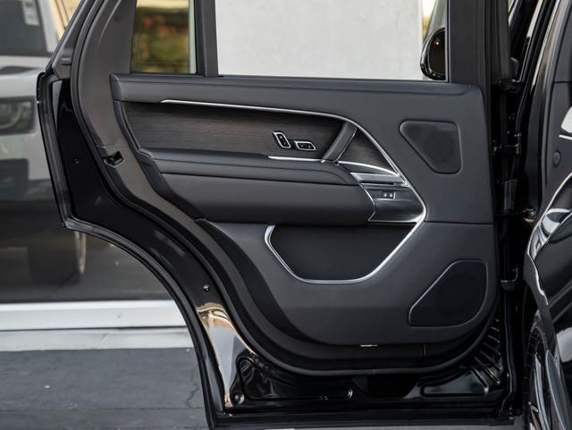 2026 Land Rover Range Rover SE LWB