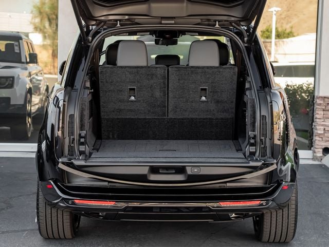 2026 Land Rover Range Rover SE LWB