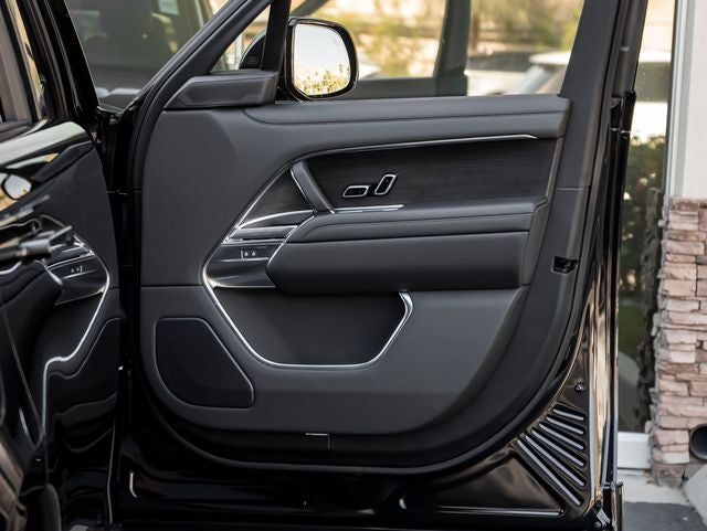 2026 Land Rover Range Rover SE LWB