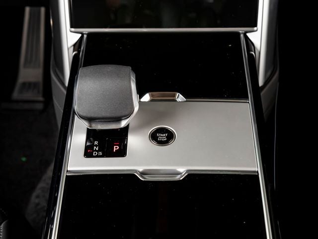 2026 Land Rover Range Rover SE LWB