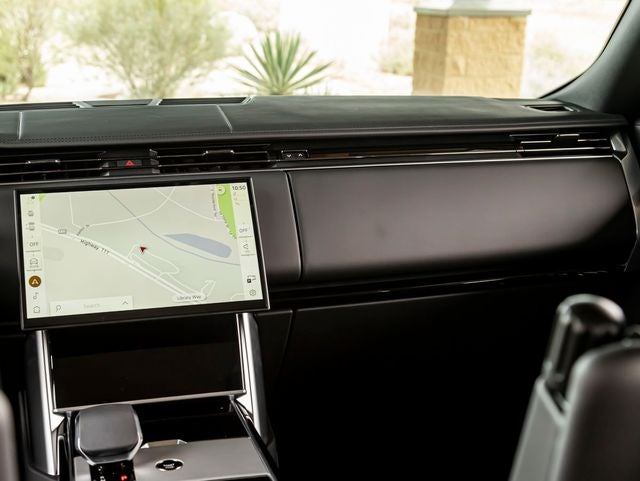 2026 Land Rover Range Rover SE LWB