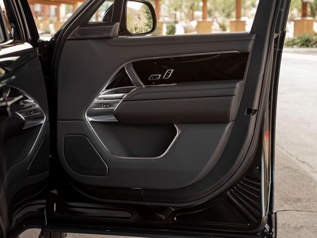 2026 Land Rover Range Rover SE LWB