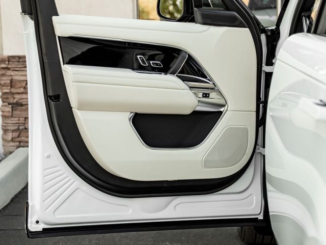 2026 Land Rover Range Rover SE LWB