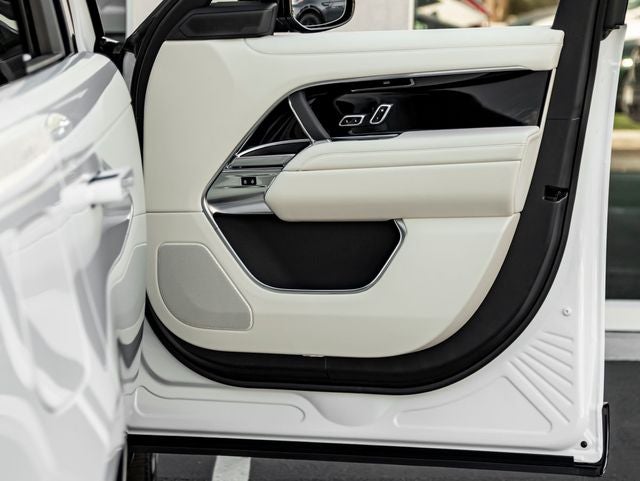 2026 Land Rover Range Rover SE LWB