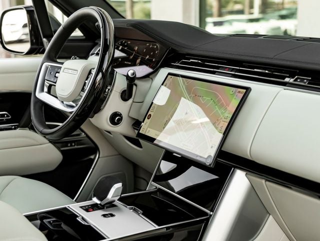 2026 Land Rover Range Rover SE LWB