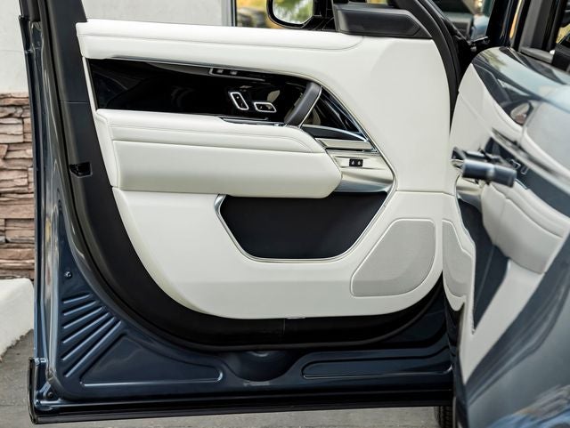2026 Land Rover Range Rover SE LWB