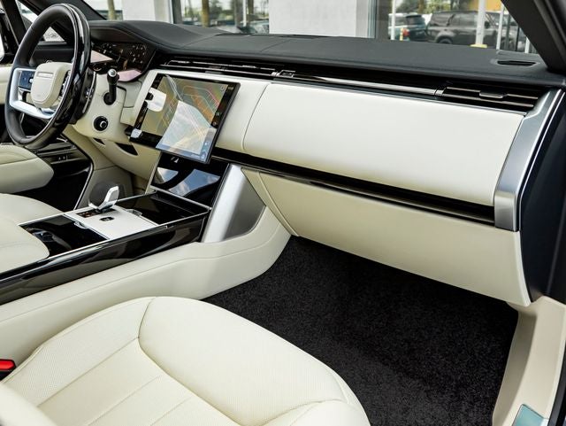 2026 Land Rover Range Rover SE LWB