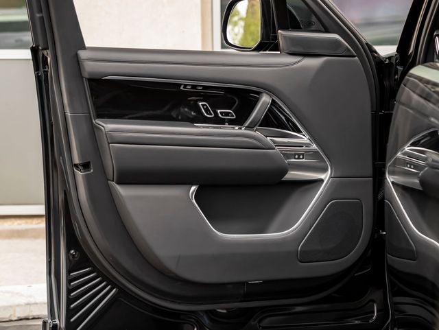 2023 Land Rover Range Rover SE LWB