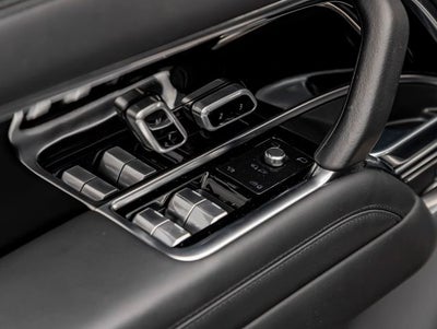 2023 Land Rover Range Rover SE LWB