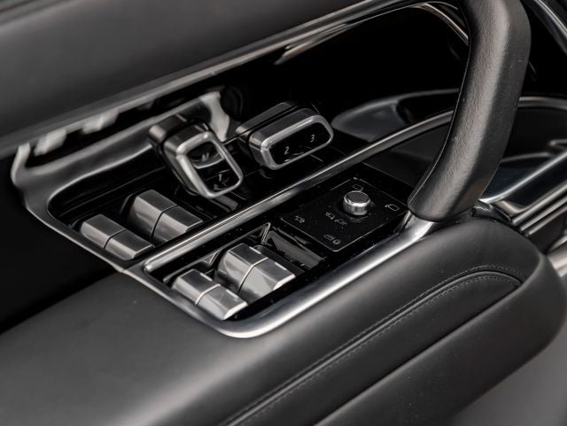2023 Land Rover Range Rover SE LWB