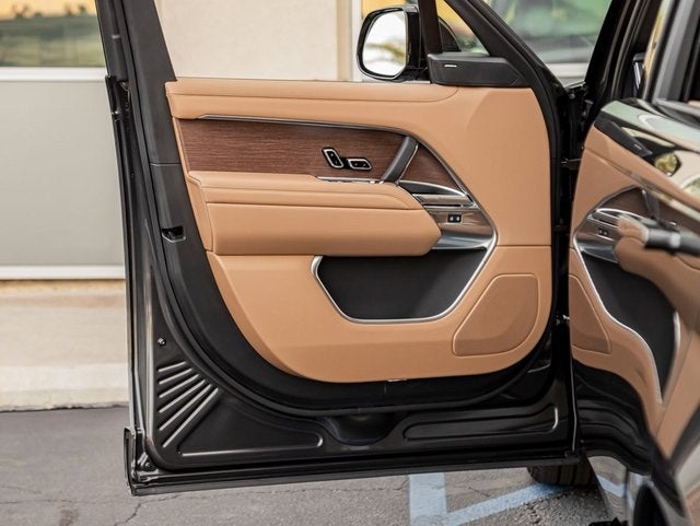 2026 Land Rover Range Rover SE LWB