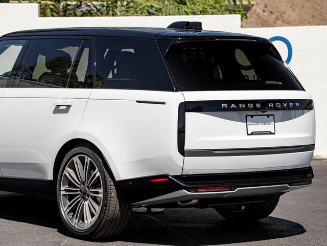 2026 Land Rover Range Rover SE LWB