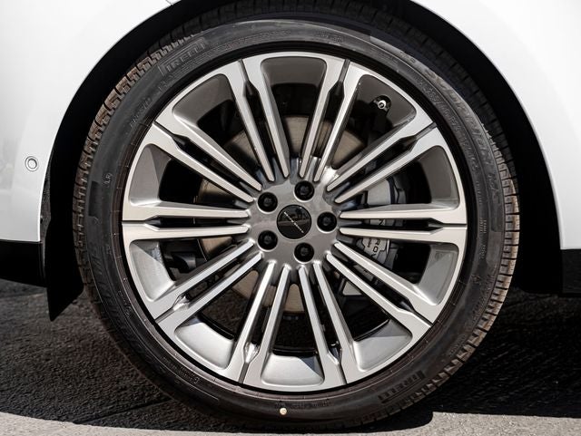 2026 Land Rover Range Rover SE LWB