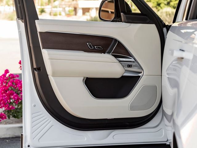 2026 Land Rover Range Rover SE LWB