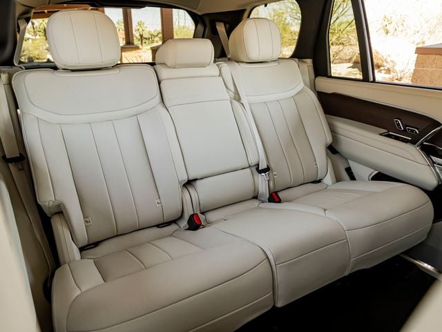 2026 Land Rover Range Rover SE LWB