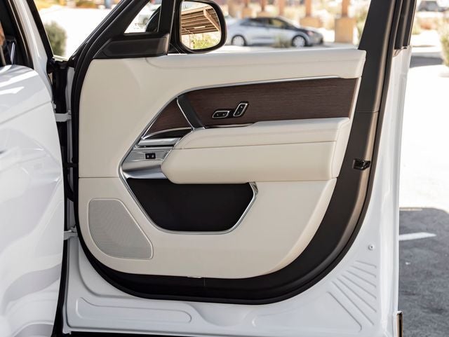2026 Land Rover Range Rover SE LWB