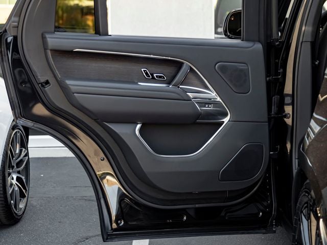2026 Land Rover Range Rover SE LWB