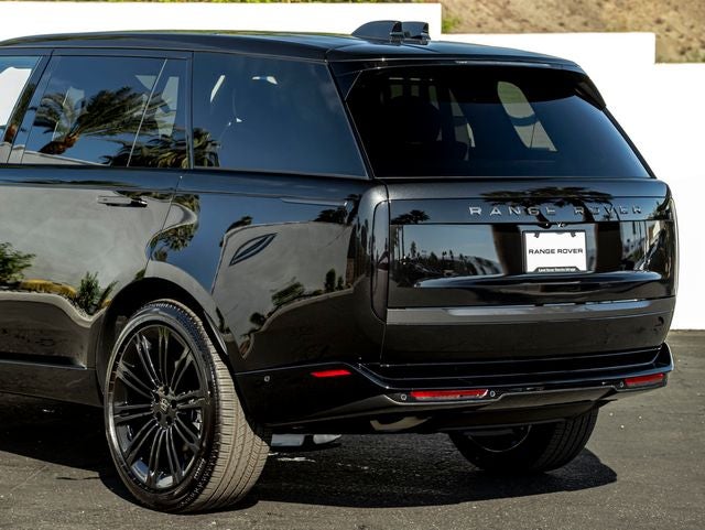 2027 Land Rover Range Rover SE LWB
