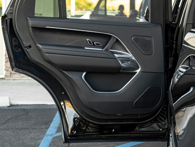 2027 Land Rover Range Rover SE LWB