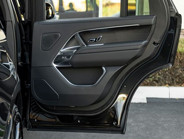 2027 Land Rover Range Rover SE LWB