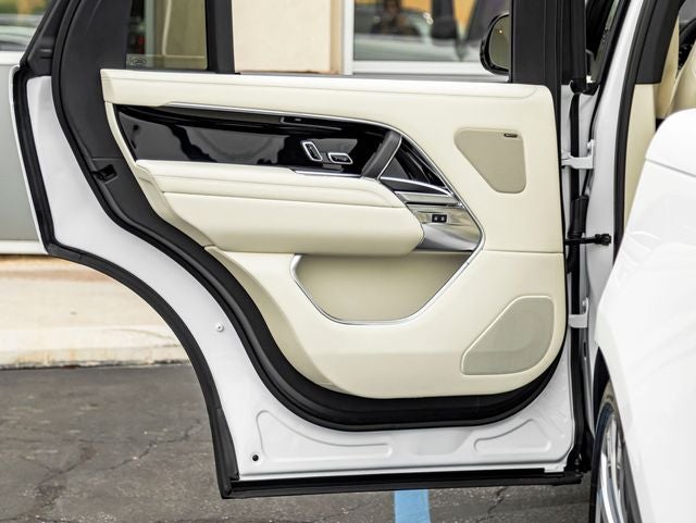 2026 Land Rover Range Rover SE LWB