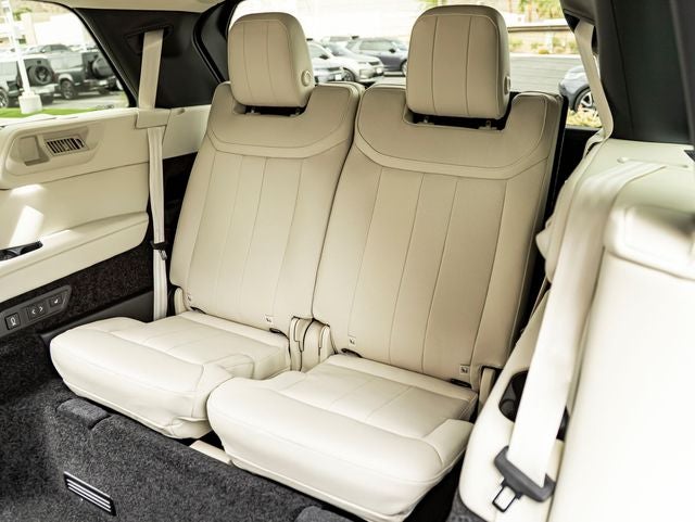 2026 Land Rover Range Rover SE LWB