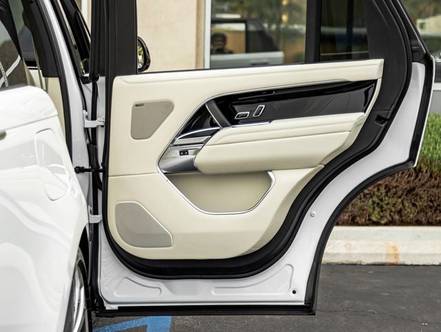 2026 Land Rover Range Rover SE LWB