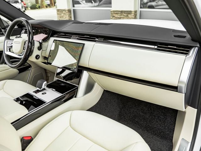 2026 Land Rover Range Rover SE LWB