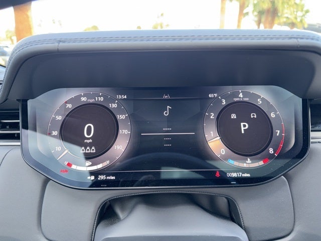 2024 Land Rover Range Rover SV