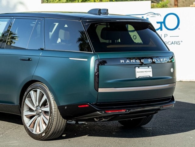 2026 Land Rover Range Rover SV