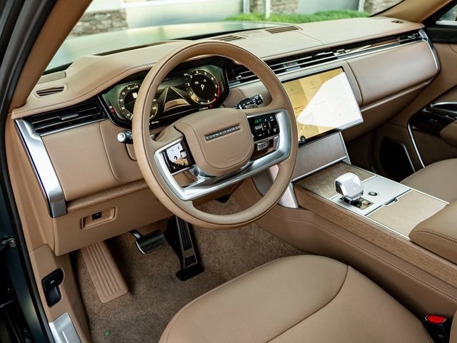 2026 Land Rover Range Rover SV