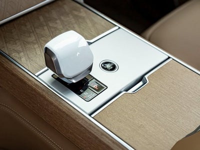 2026 Land Rover Range Rover SV